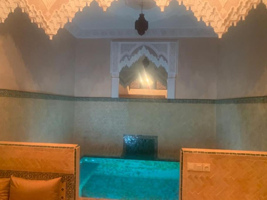 Super Riad Avec Piscine Interieure Marrakesh Esterno foto
